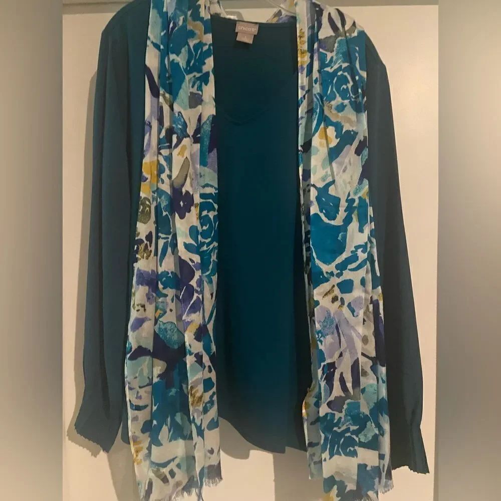 Chicos size 3 (XL) beautiful blouse with matching scarf see pics